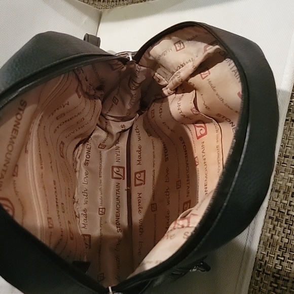 STONE MOUNTAIN BLACK‎ LEATHER BACKPACK - Picture 6 of 6